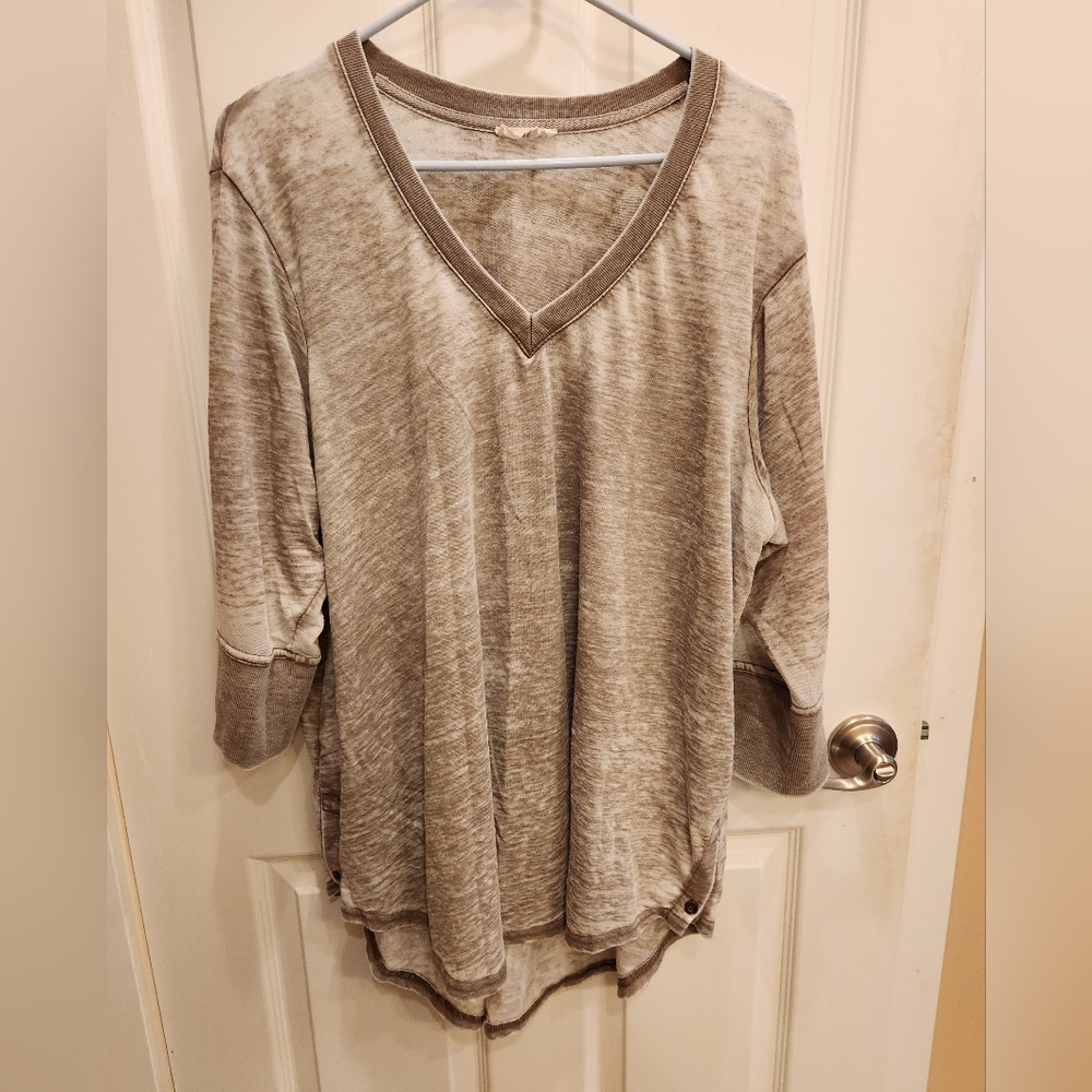Women's June and Delancey 1/2 sleeve Top